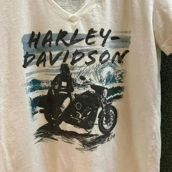 Harley Davidson Biker V-Neck T-shirt  Medium - Picture 4 of 6